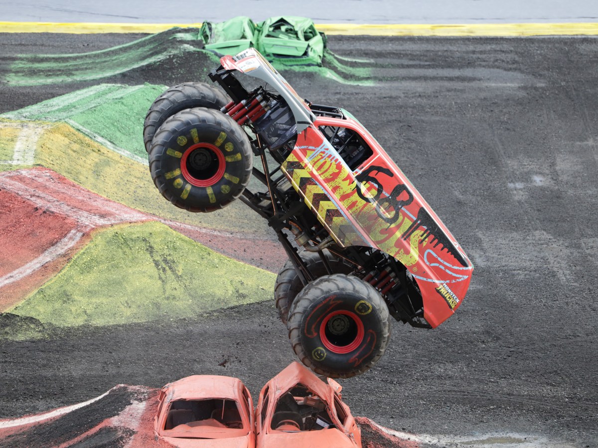 Hot Wheels Monster Trucks Live: Glow N Fire – Auckland Review